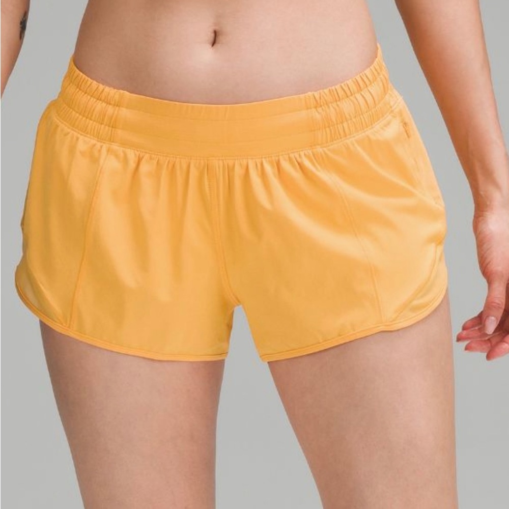 LULULEMON HOTTTY HOT SHORTS HIGH RISE ‘2.5 SIZE 4 MANGO DREAM